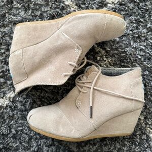 Toms Wedge Booties